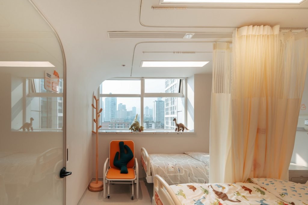 Chongqing Healthcare Tourism: A Dynamic City of Healthcare and Tourism 14 cqzl 2