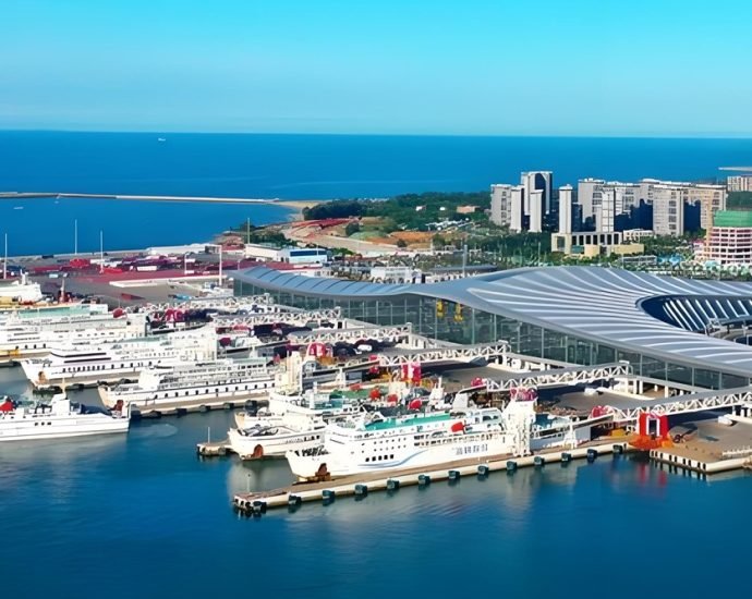 Haikou Medical Tourism: A City Where Medical Rehabilitation Meets Tropical Charm 3 China's medical tourism booms, drawing 1M+ foreign patients yearly to top cities and Hainan's "medical Hawaii" with cutting-edge treatments like Parkinson's breakthroughs, leveraging Asia's R&D and manufacturing dominance.