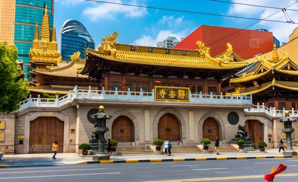 Shanghai Medical Tourism: A City of Medical Excellence and Tourism Appeal 17 Shanghai Jing'an Temple
